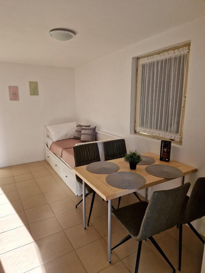 Apartment Misic Rtina Εξωτερικό φωτογραφία